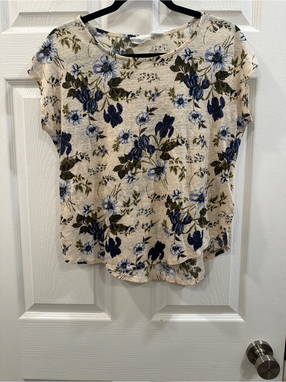 cynthia rowley beige blue green floral round neck short sleeve knit top sz M EUC